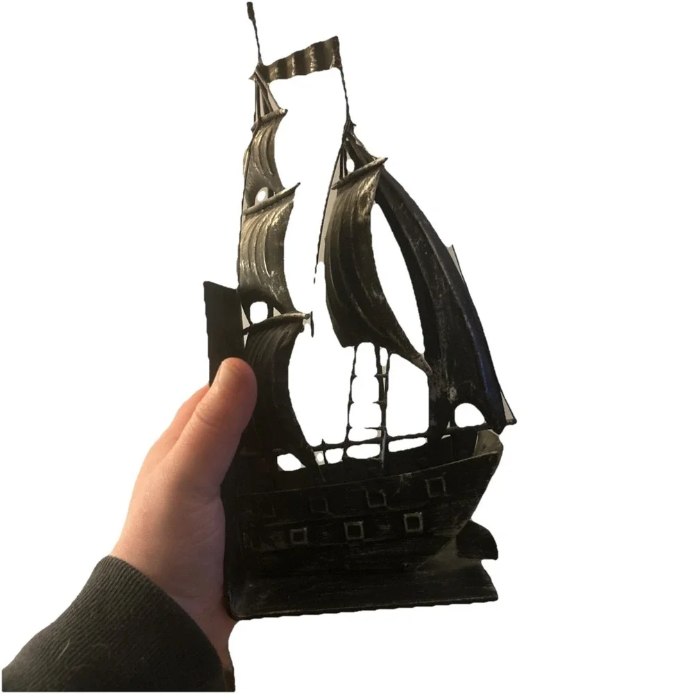 Vintage Hong Kong Ship Bookends Nautical Sails Schooner Sailing Red Felt Bottom